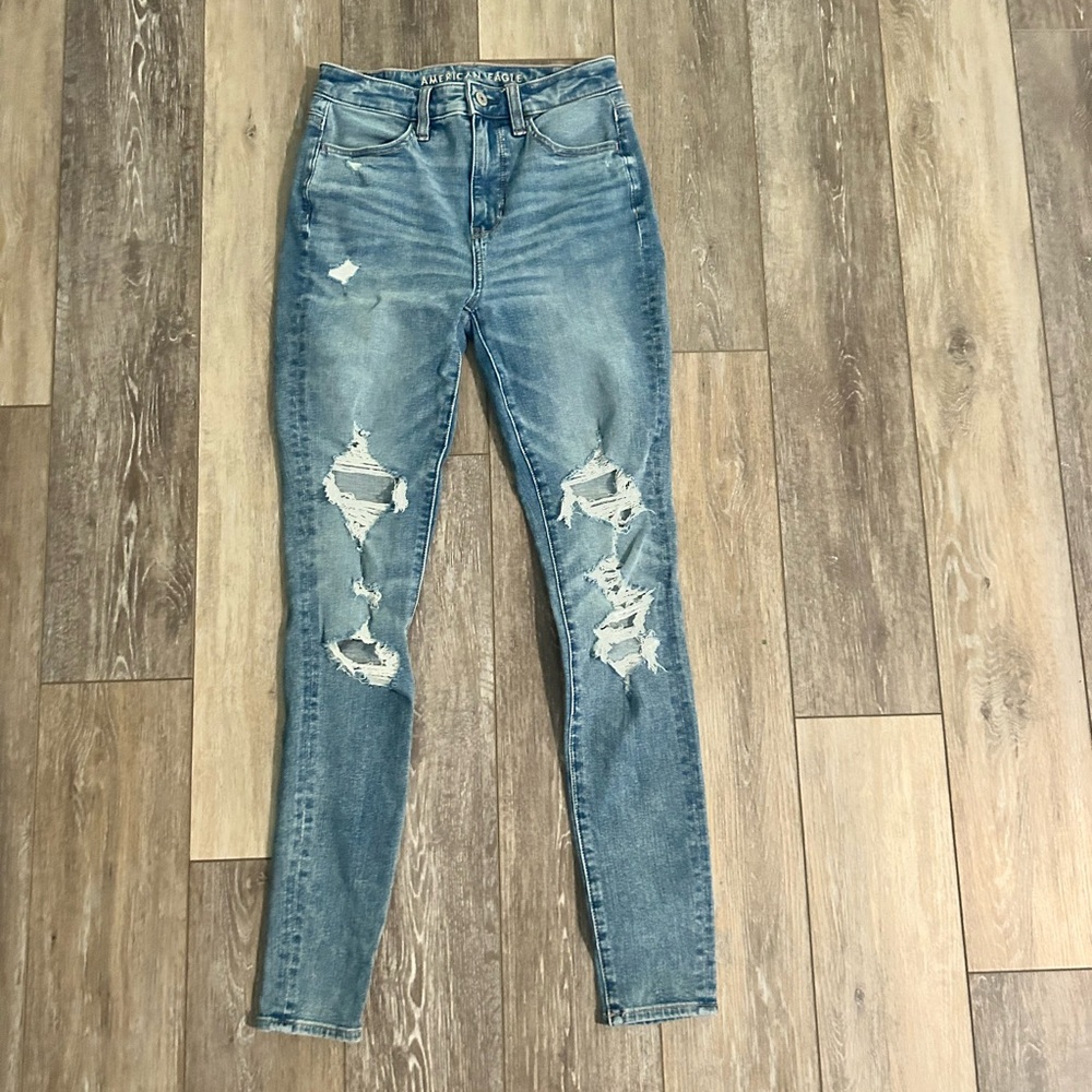 American Eagle Skinny Ripped Jean size 2